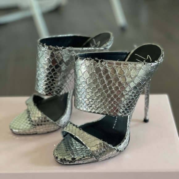 Metallic Giuseppe Mule - Picture 2 of 3